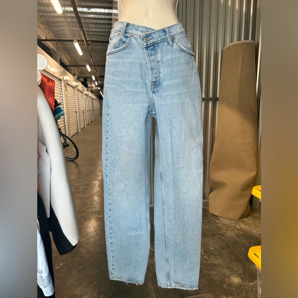 Abercrombie & Fitch “The Dad” high rise jean 27 / 4R